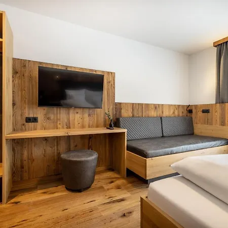 Gaestehaus Mirzl Oda ve Kahvaltı 3*