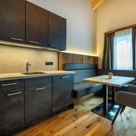 Gaestehaus Mirzl Oda ve Kahvaltı 3*