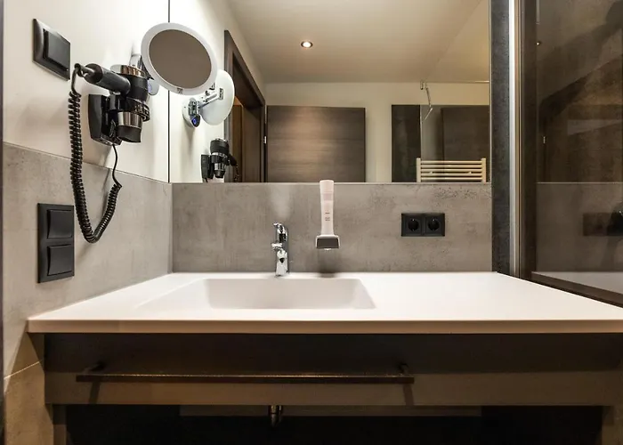 Gaestehaus Mirzl Bed & Breakfast 4*